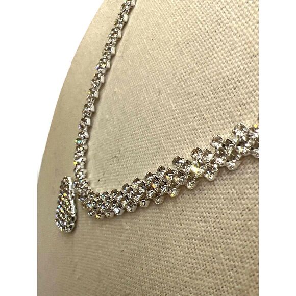 NEW Rhinestone Heart Pendant Chain Necklace - Picture 7 of 12